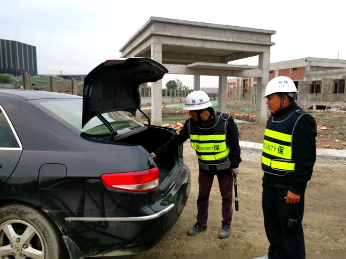 图1-2：检查出入车辆_副本.jpg