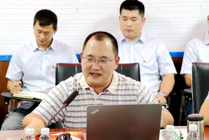 图二：公司副总经理刘总授课_副本.jpg