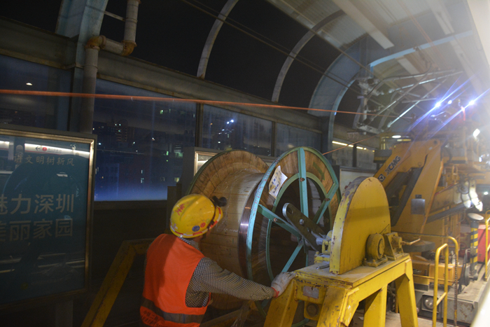 1574062160788858.jpg 图2. 清湖二期改造第一条接触线架设.JPG