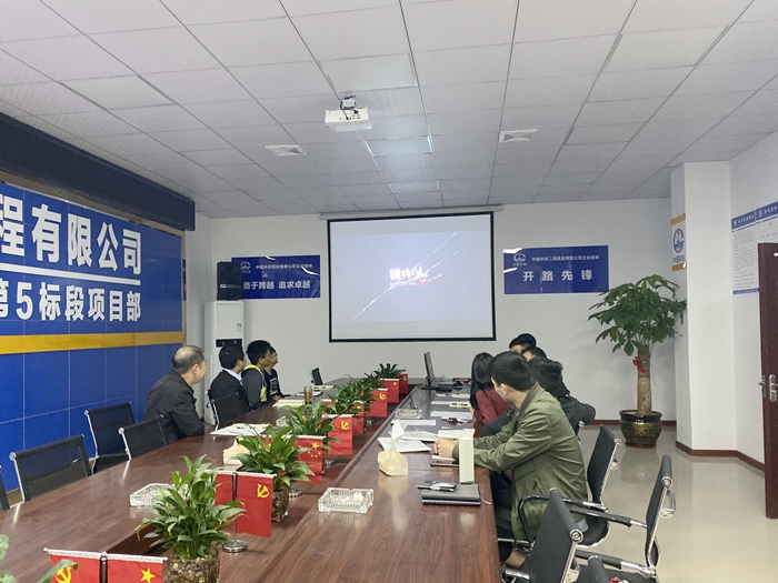 1574071463107751.jpg 观影.jpg