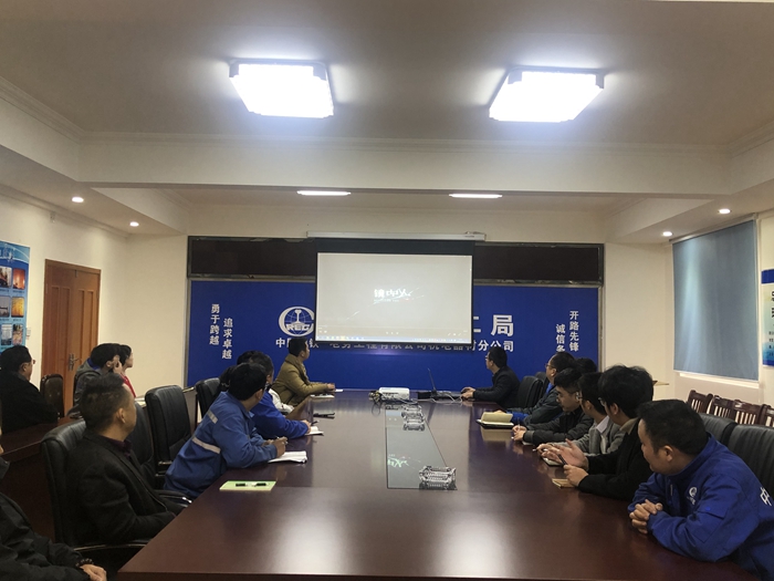 1574415645131152.jpg 观看《镜中人》.JPG