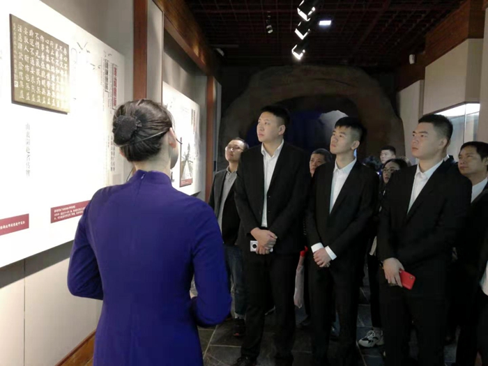 微信图片_2019113015381562_副本.jpg