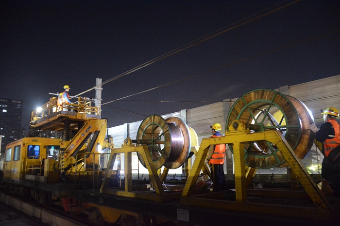 图1. 清湖二期改造最后一条接触线架设.JPG