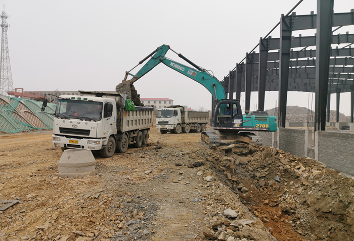 1575869149848887.jpg 铲土.jpg