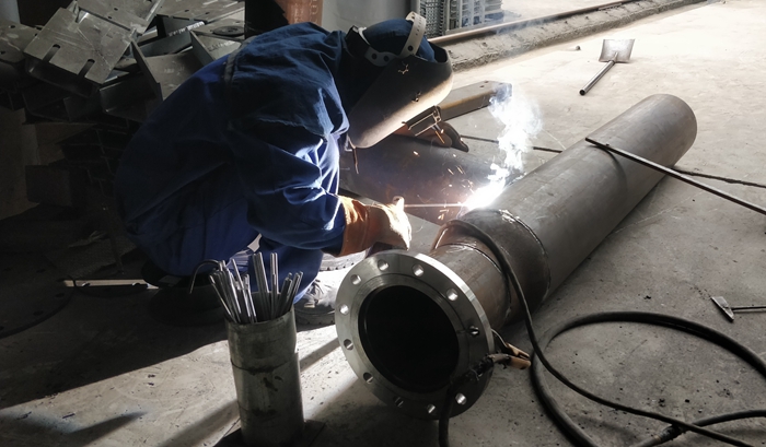 1576459290139250.jpg 附图三:人工双面施焊_副本.jpg