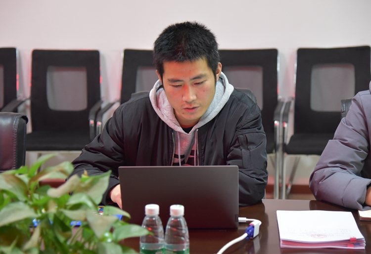 图2：考核组宣读考核文件_副本.jpg