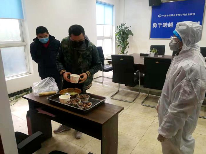 1581850832876213.jpg 图3:返蓉隔离人员分餐_副本.jpg