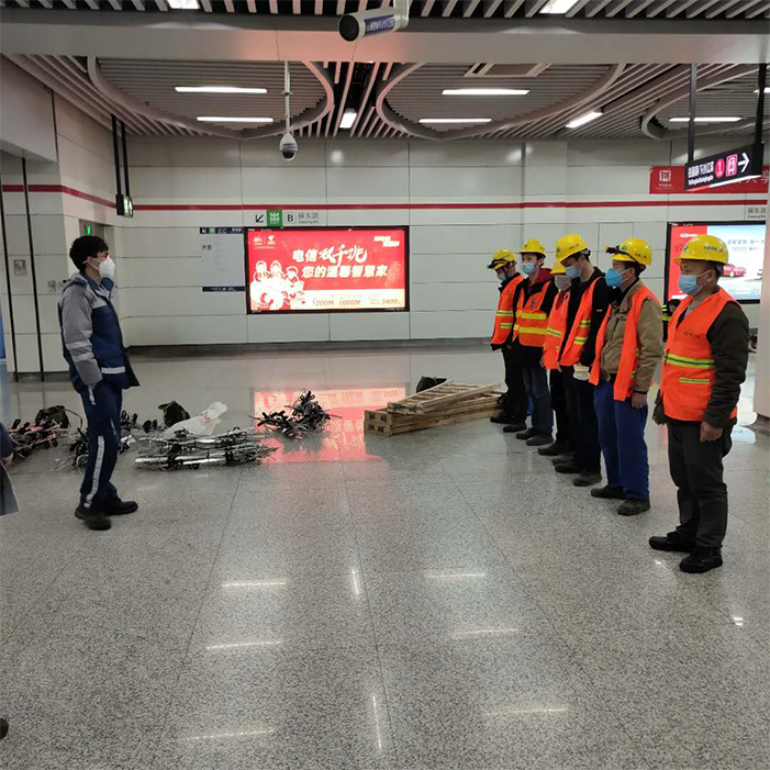 1584407534119077.jpg 图1:施工之前的安全交底与体温测量副本.jpg