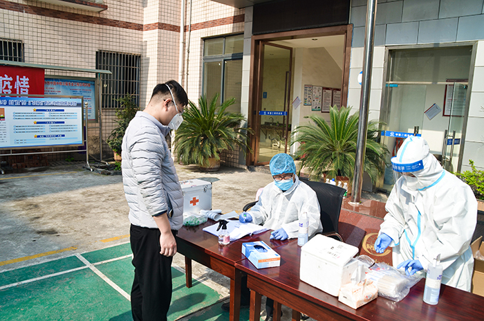 1584693677178151.jpg 图二 正在进行检测的工人副本.jpg