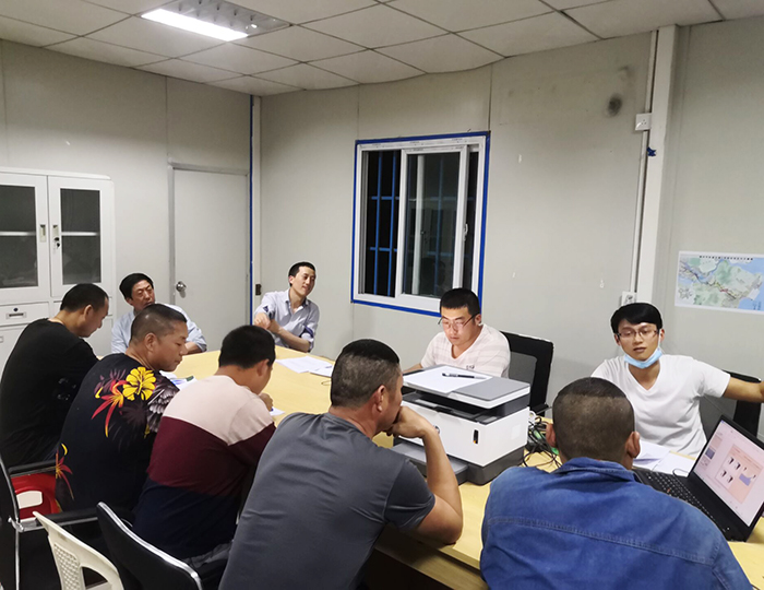 1587465347115449.jpg 图2.工艺标准交底现场副本.jpg