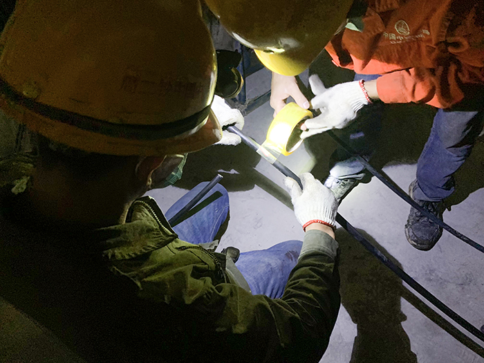 1587640096938480.jpg 图2:张贴电缆标签副本.jpg