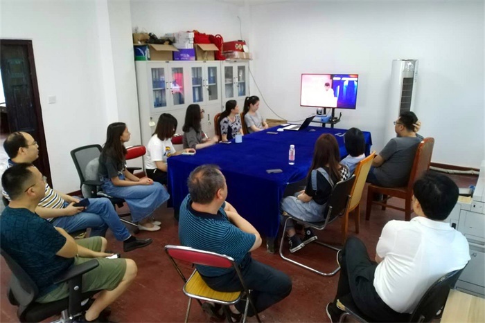 1591964313755552.jpg 智能化成都片区观看庆祝中铁二局成立70周年纪念大会.jpg