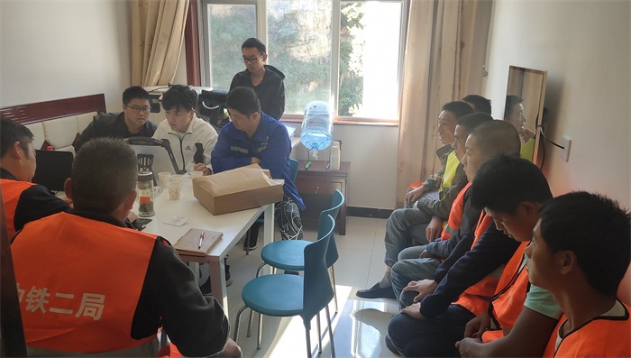 2、营业线施工安全知识宣贯.JPG