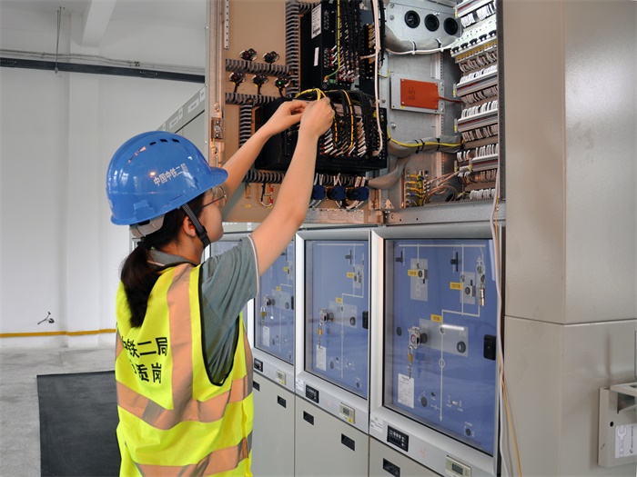 1593091002442624.jpg 首通段变电所成功-唯亭北所操作(苏州地铁5号线中铁二局电务公司--马诚摄影) (2).JPG