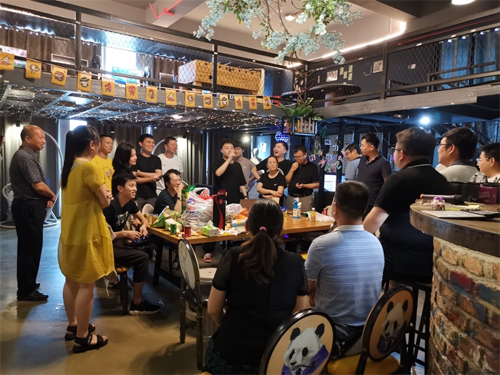 1593262892869242.jpg 图1:你来比划我来猜.jpg