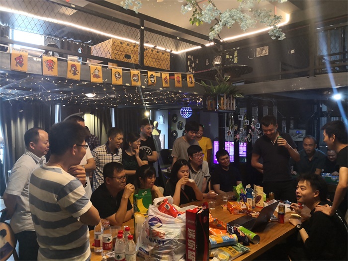 1593262901120454.jpg 图2:憋笑挑战.jpg