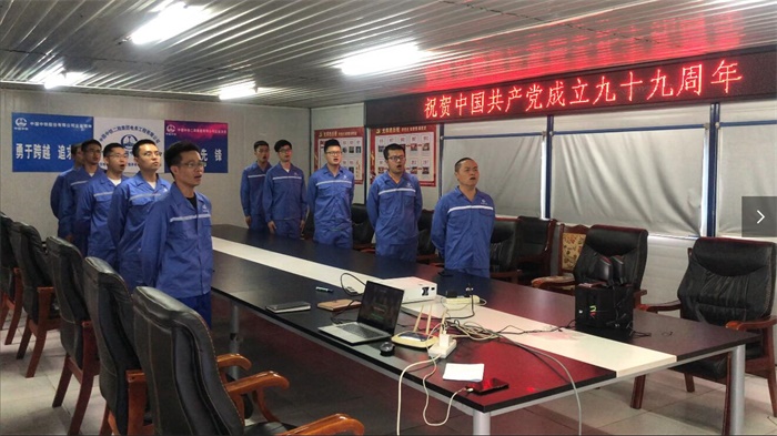 1593308954366716.jpg 图1:唱红歌.jpg