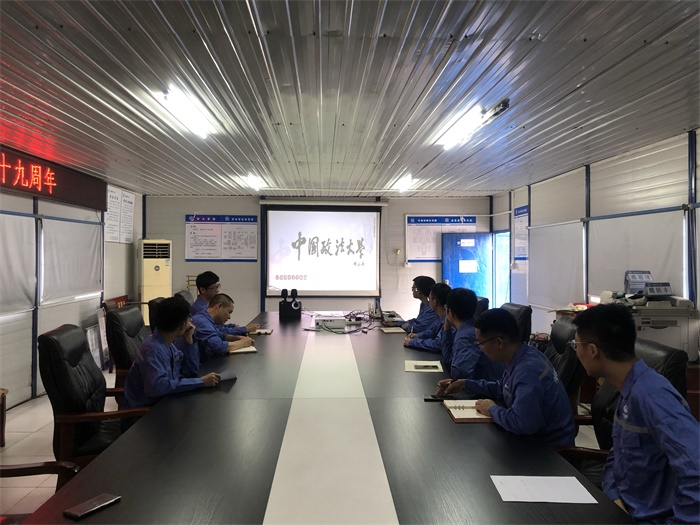 1593308957725343.png 图2:听党课.png