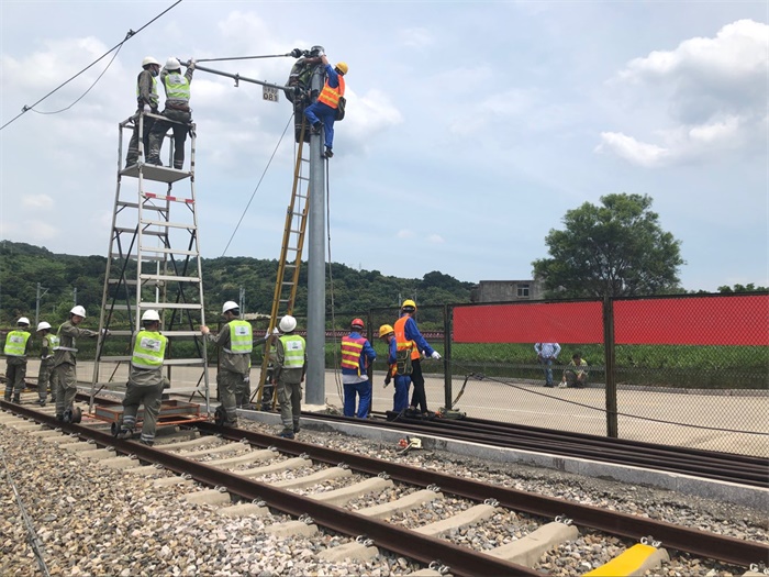 1593423171913263.jpg 图2.抢修现场.jpg