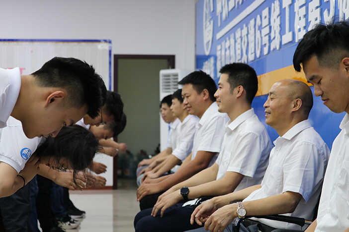 图2：行拜师礼副本.jpg
