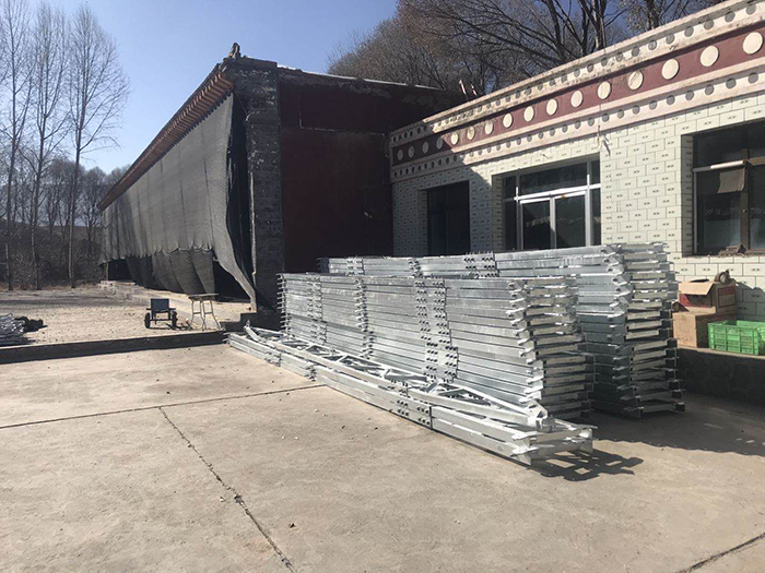 1605489336231295.jpg 图2:已进场的横担(施工材料)副本.jpg