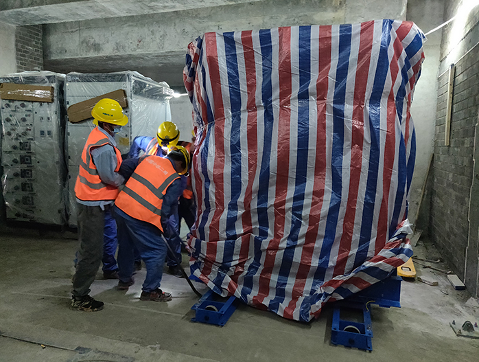 1605515341609416.jpg 图2:设备运送副本.jpg