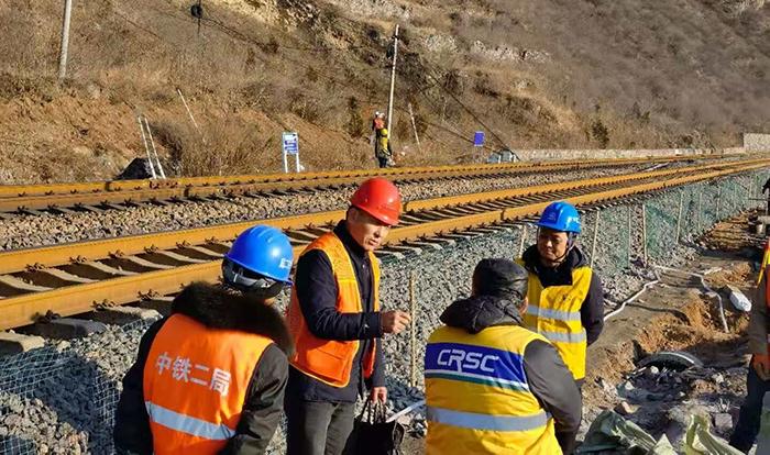 1606986549619399.jpg 图2:声屏障孔桩检查副本.jpg