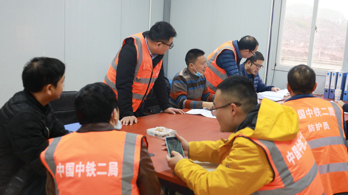 图一：内业组检查.JPG