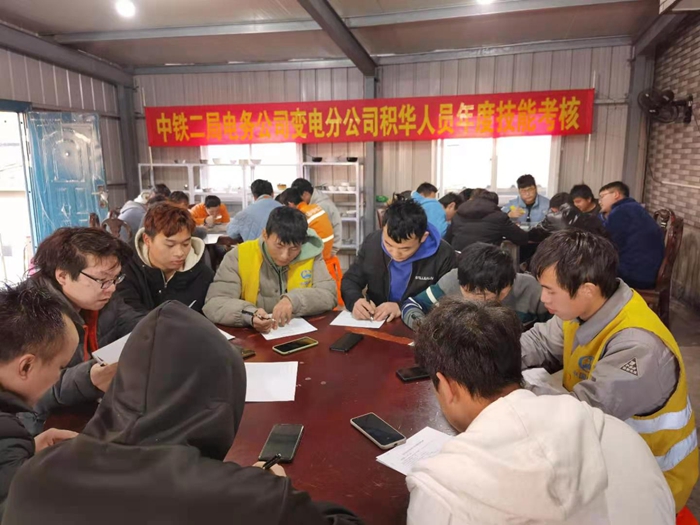图2：理论考试现场.jpg