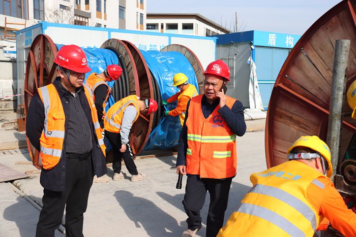 图2：领导带班.jpg