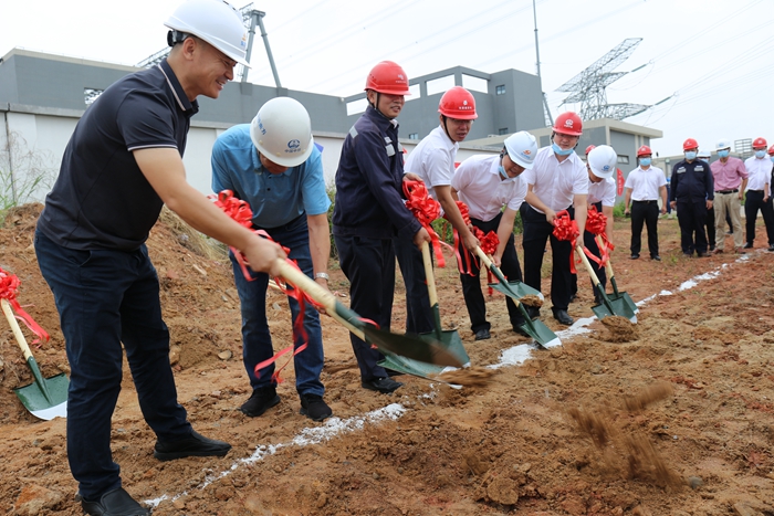 图二：铲土开工 - 副本.JPG