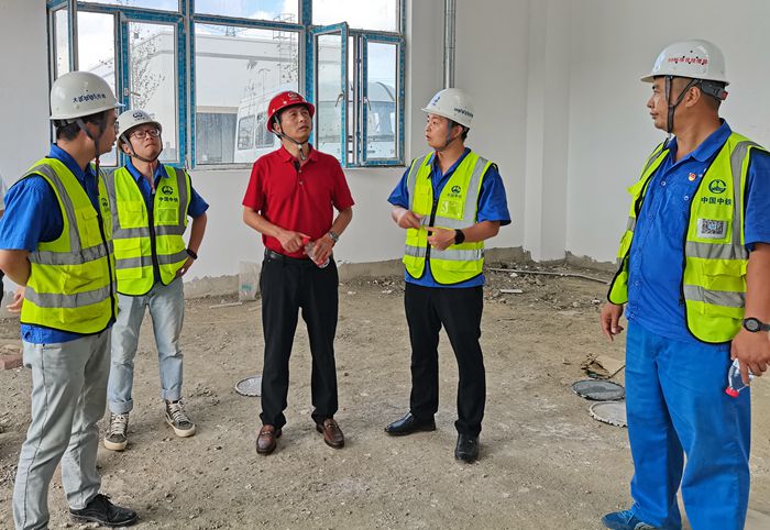 检查组检查现场施工_副本.jpg