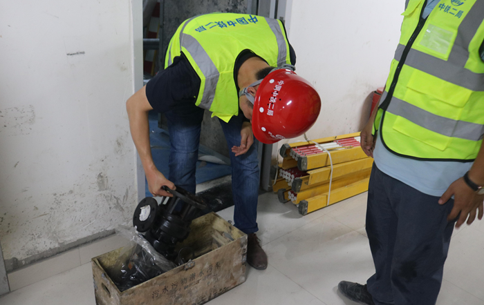 图2.防汛物资检查 - 副本.png