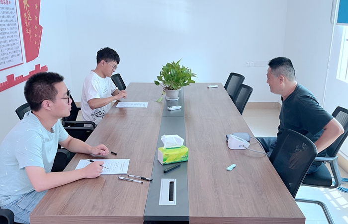 见习生进行全常识理论考试.jpg