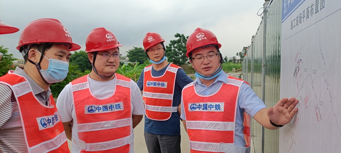 1628244372566126.jpg 图1:公司副总经理孙思松、刘煜圣现场检查指导工作.jpg