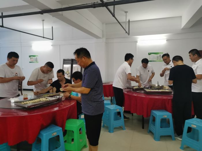 图1：包饺子1.jpg
