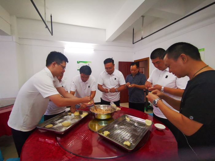 图2：包饺子2.jpg