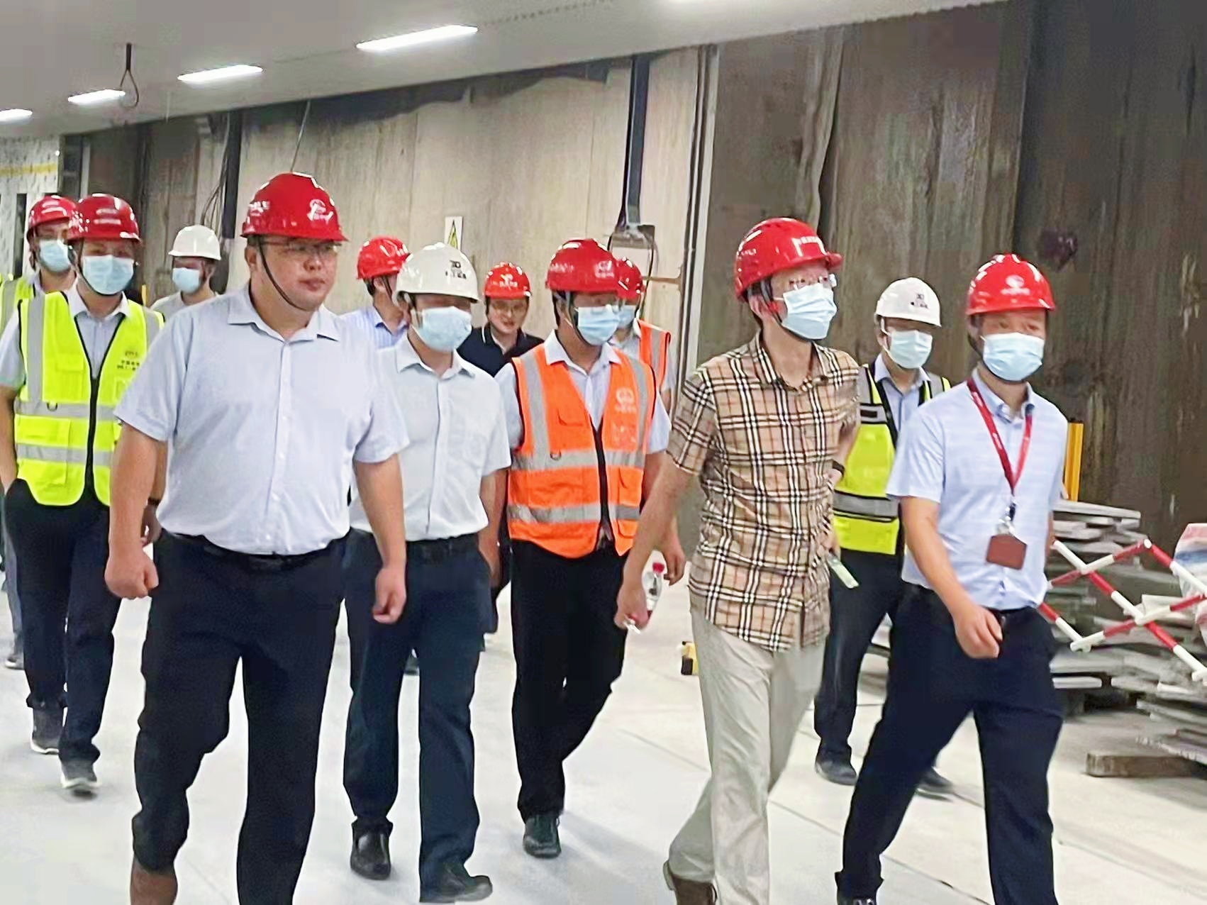 图一：质安总站领导到现场指导工作.jpg