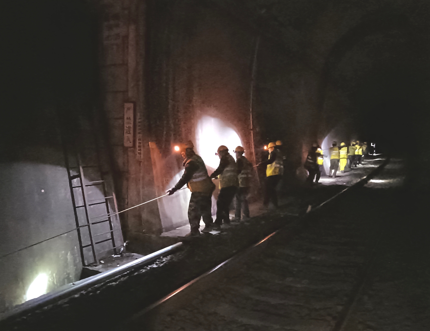 1640672794905819.jpg 图:施工现场.jpg