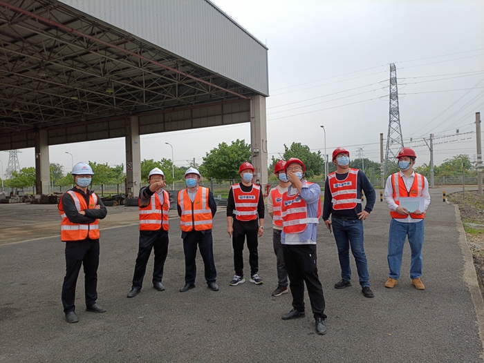 项目部组织员工参观学习.jpg