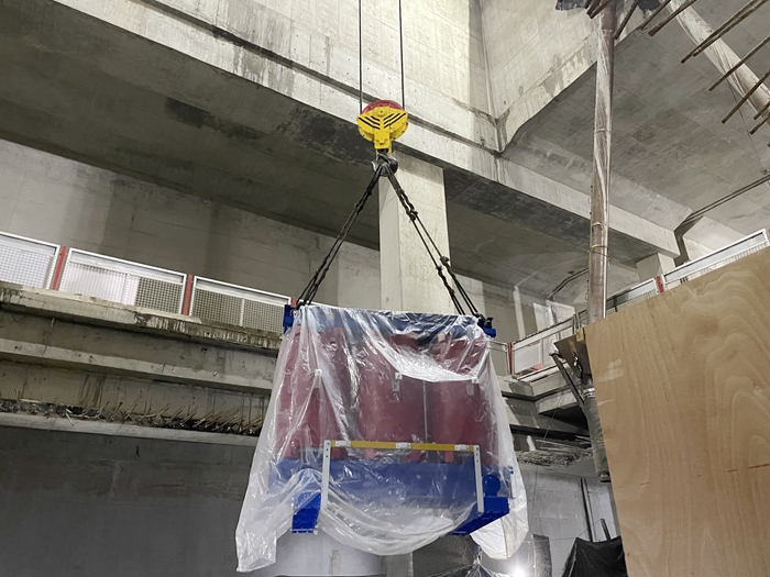 变压器吊装 - 副本.jpg