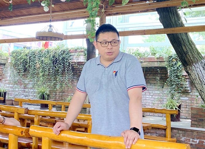 1651202343136281.jpg 图:沈总讲话.JPG