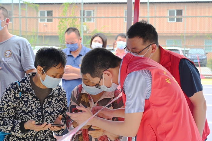 图5：志愿服务场景 - 副本.JPG