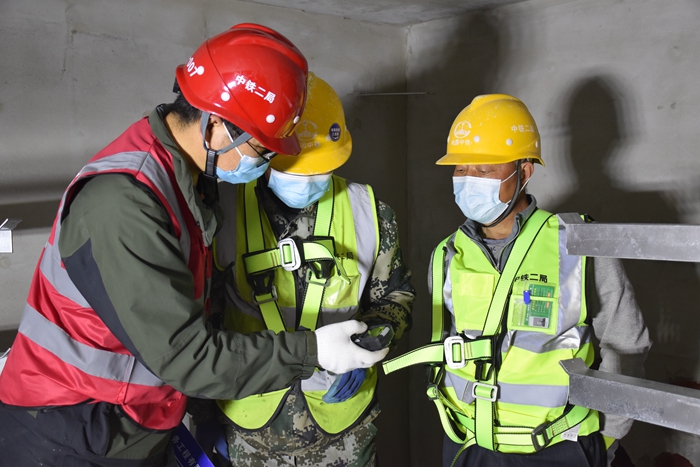 图1：开展实地安全教育 - 副本.JPG