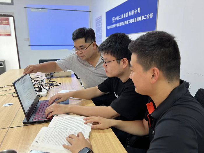 图2：学习照片（曾诗媛摄）.jpg
