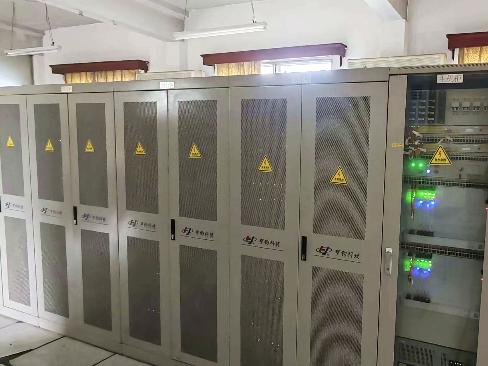 1759992491670435.jpg 图:电码化设备机柜.jpg